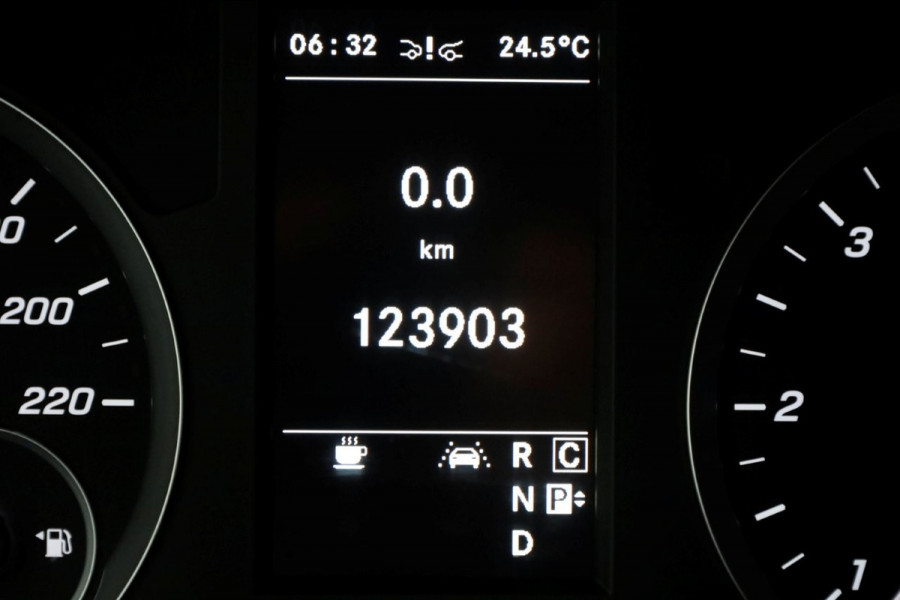 Mercedes-Benz Vito 114 CDI 136pk Compact 9G Automaat 2x Schuifdeur/LED/Camera/Navi/Inrichting 05-2022
