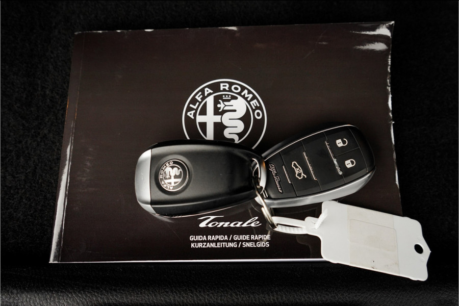 Alfa Romeo Tonale 1.5T Hybrid Veloce 160PK H/K Matrix LED 20"