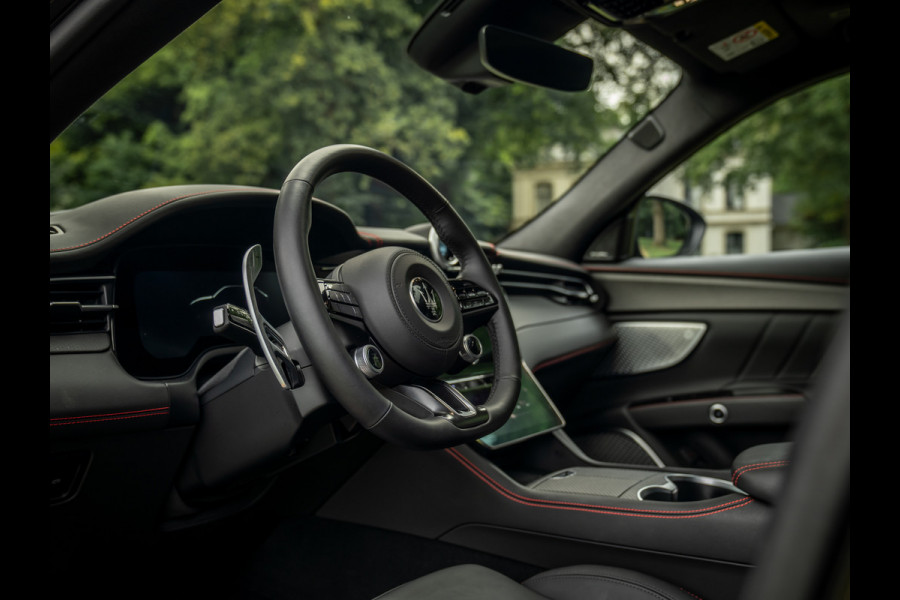 Maserati Grecale 3.0 V6 Trofeo 530pk | Pano-dak | Sonus Faber | Stoelventilatie | Luchtvering