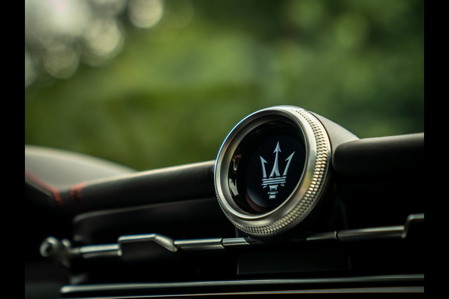 Maserati Grecale 3.0 V6 Trofeo 530pk | Pano-dak | Sonus Faber | Stoelventilatie | Luchtvering