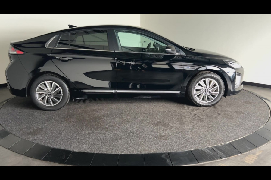 Hyundai IONIQ Comfort EV 38 kWh | Auto in nieuwstaat! | Infinity sound | Stoelverwarming | Soh (batterijcheck) 97,1 %