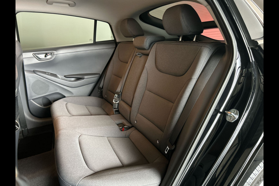 Hyundai IONIQ Comfort EV 38 kWh | Auto in nieuwstaat! | Infinity sound | Stoelverwarming | Soh (batterijcheck) 97,1 %