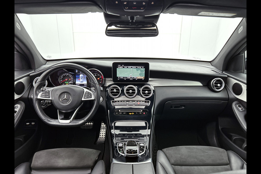Mercedes-Benz GLC 250 4MATIC Business Solution AMG | Schuif/kanteldak | Treeplanken | 5 spaaks licht metalen velgen | Navigatie Parking support met camera achter | Inclusief 12 Maanden Garantie