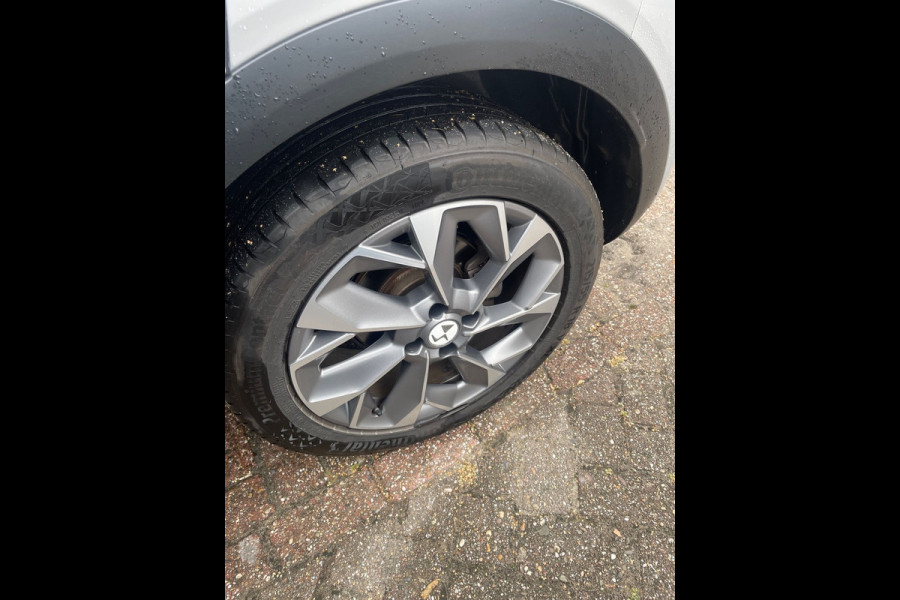 DS DS 3 Crossback E-Tense So Chic 50 kWh | Lederen Bekleding | Head Up Display | Zwart dak | Wordt verwacht