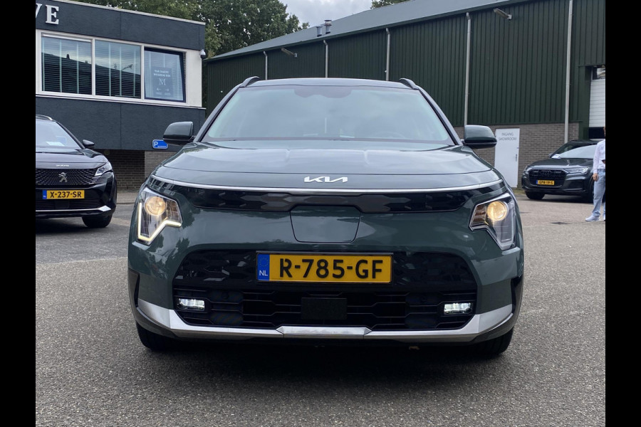 Kia Niro EV DynamicLine 64.8 kWh 1e Eigenaar | Originele NL Auto | Adaptieve Cruise Controle | Achteruitrijcamera | Navigatie | 3-fase | SOH 100% | Fabrieksgarantie tot 08-2029 | Rijklaar geleverd!