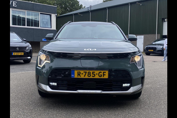 Kia Niro EV DynamicLine 64.8 kWh 1e Eigenaar | Originele NL Auto | Adaptieve Cruise Controle | Achteruitrijcamera | Navigatie | 3-fase | SOH 100% | Fabrieksgarantie tot 08-2029 | Rijklaar geleverd!