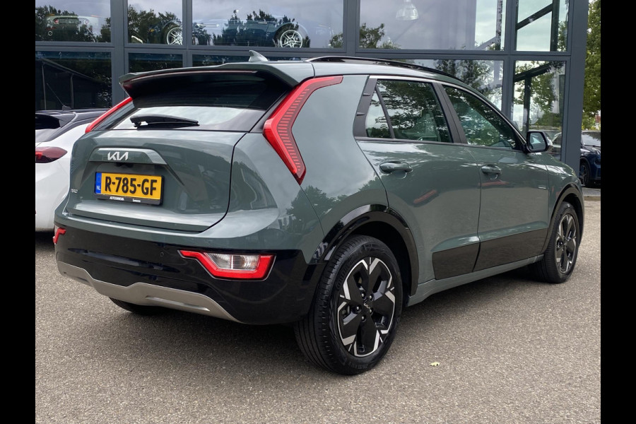 Kia Niro EV DynamicLine 64.8 kWh 1e Eigenaar | Originele NL Auto | Adaptieve Cruise Controle | Achteruitrijcamera | Navigatie | 3-fase | SOH 100% | Fabrieksgarantie tot 08-2029 | Rijklaar geleverd!