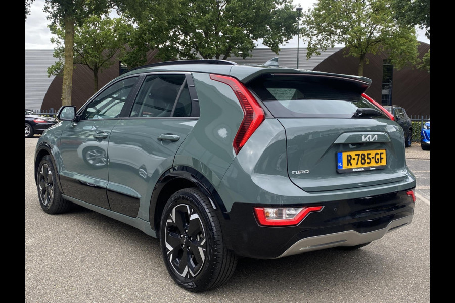Kia Niro EV DynamicLine 64.8 kWh 1e Eigenaar | Originele NL Auto | Adaptieve Cruise Controle | Achteruitrijcamera | Navigatie | 3-fase | SOH 100% | Fabrieksgarantie tot 08-2029 | Rijklaar geleverd!
