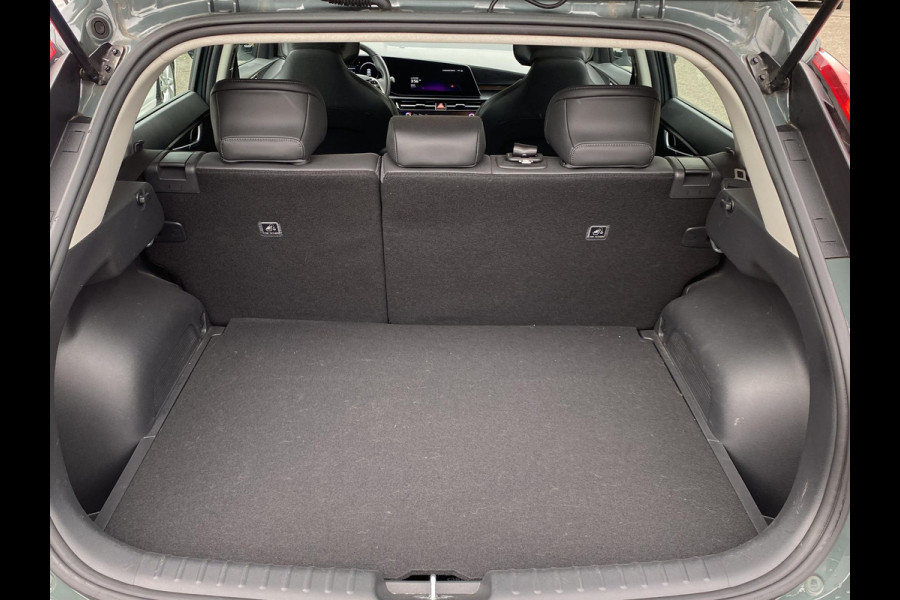 Kia Niro EV DynamicLine 64.8 kWh 1e Eigenaar | Originele NL Auto | Adaptieve Cruise Controle | Achteruitrijcamera | Navigatie | 3-fase | SOH 100% | Fabrieksgarantie tot 08-2029 | Rijklaar geleverd!