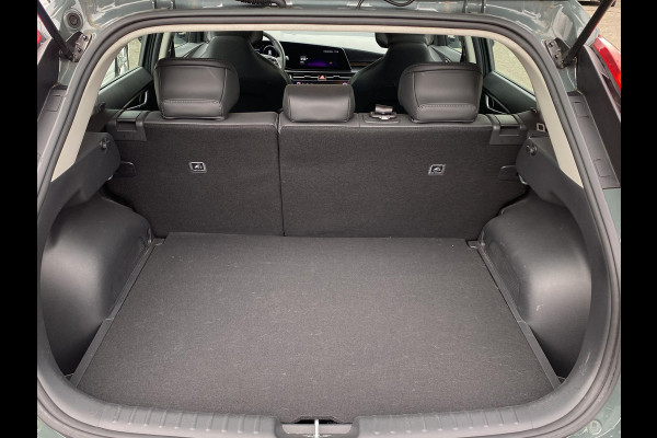 Kia Niro EV DynamicLine 64.8 kWh 1e Eigenaar | Originele NL Auto | Adaptieve Cruise Controle | Achteruitrijcamera | Navigatie | 3-fase | SOH 100% | Fabrieksgarantie tot 08-2029 | Rijklaar geleverd!