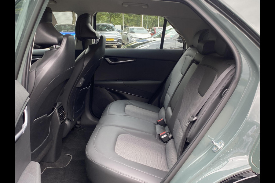 Kia Niro EV DynamicLine 64.8 kWh 1e Eigenaar | Originele NL Auto | Adaptieve Cruise Controle | Achteruitrijcamera | Navigatie | 3-fase | SOH 100% | Fabrieksgarantie tot 08-2029 | Rijklaar geleverd!