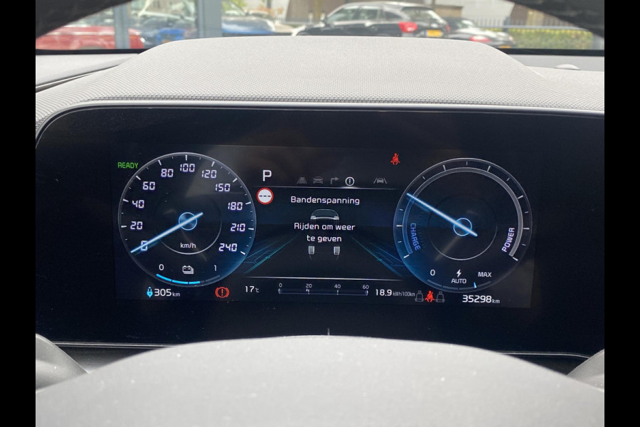 Kia Niro EV DynamicLine 64.8 kWh 1e Eigenaar | Originele NL Auto | Adaptieve Cruise Controle | Achteruitrijcamera | Navigatie | 3-fase | SOH 100% | Fabrieksgarantie tot 08-2029 | Rijklaar geleverd!