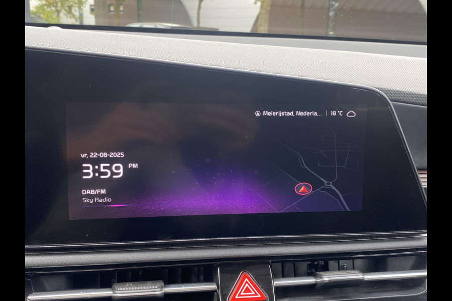 Kia Niro EV DynamicLine 64.8 kWh 1e Eigenaar | Originele NL Auto | Adaptieve Cruise Controle | Achteruitrijcamera | Navigatie | 3-fase | SOH 100% | Fabrieksgarantie tot 08-2029 | Rijklaar geleverd!
