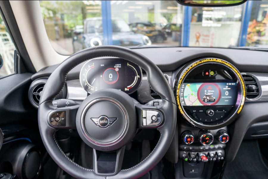 MINI Cooper 1.5 Classic | Prijs rijklaar incl. 12 mnd garantie | Lmv Navi Camera Pdc Apple/Android Stoelverw