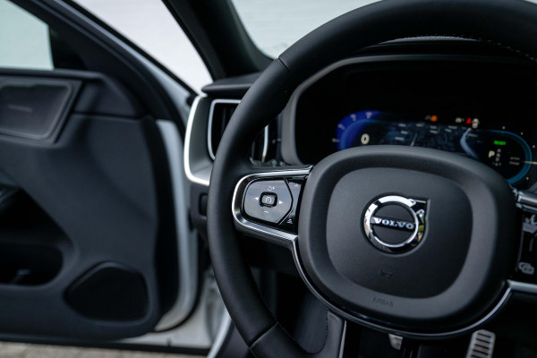 Volvo XC60 2.0 T6 AWD R-Design 398pk Luchtvering 22'' Pano