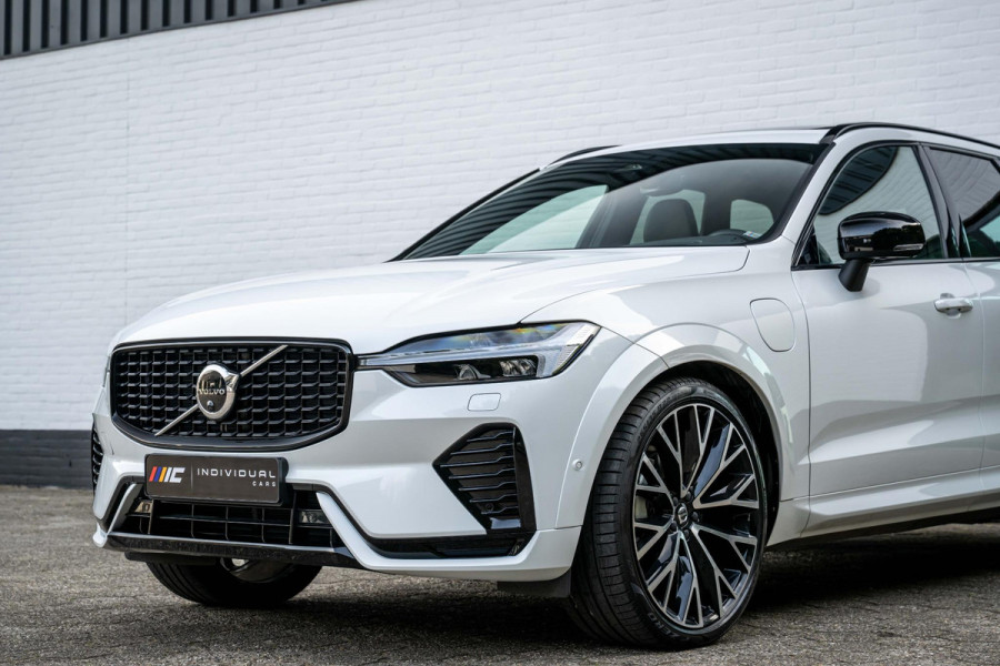 Volvo XC60 2.0 T6 AWD R-Design 398pk Luchtvering 22'' Pano
