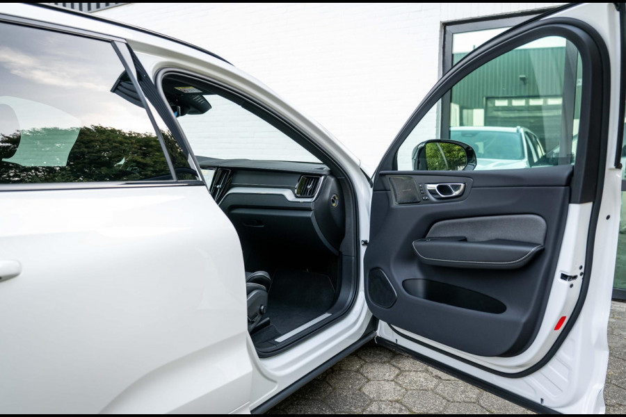 Volvo XC60 2.0 T6 AWD R-Design 398pk Luchtvering 22'' Pano