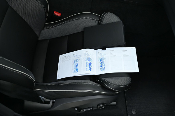 Volvo XC60 2.0 T6 AWD R-Design 398pk Luchtvering 22'' Pano
