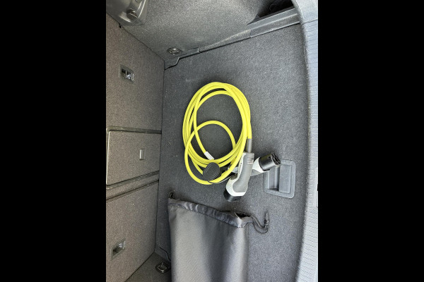 Volkswagen e-Golf E-DITION Dealer onderhouden | Origineel Nederlandse auto met NAP | Rijklaar geleverd met 12 mnd BOVAG Garantie