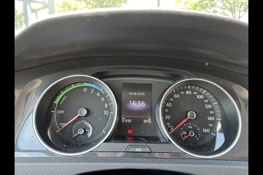 Volkswagen e-Golf E-DITION Dealer onderhouden | Origineel Nederlandse auto met NAP | Rijklaar geleverd met 12 mnd BOVAG Garantie