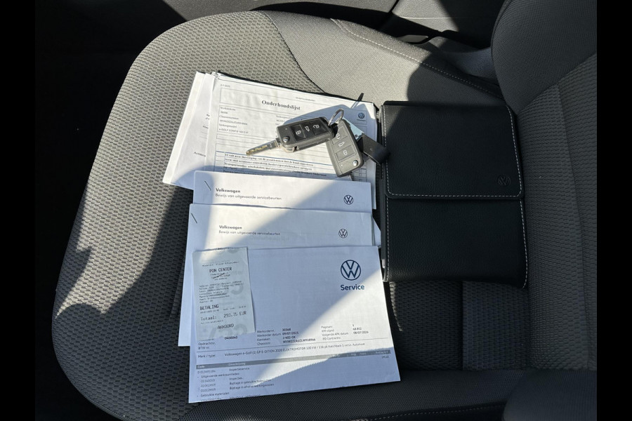 Volkswagen e-Golf E-DITION Dealer onderhouden | Origineel Nederlandse auto met NAP | Rijklaar geleverd met 12 mnd BOVAG Garantie