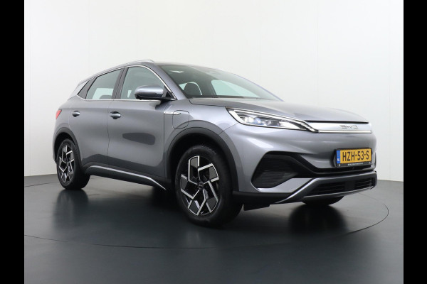 BYD ATTO 3 Design VAN: 29.900,- VOOR: 26.770,- UW HERFSTVOORDEEL: 3.130,- Complete Auto | Panoramadak | Elektrische Kofferbak | 360° Camera | Rijklaar incl. Fabrieksgarantie t/m 2029 | Aandrijflijn & Accu tot 2031!