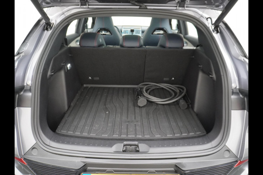 BYD ATTO 3 Design VAN: 29.900,- VOOR: 26.770,- UW HERFSTVOORDEEL: 3.130,- Complete Auto | Panoramadak | Elektrische Kofferbak | 360° Camera | Rijklaar incl. Fabrieksgarantie t/m 2029 | Aandrijflijn & Accu tot 2031!