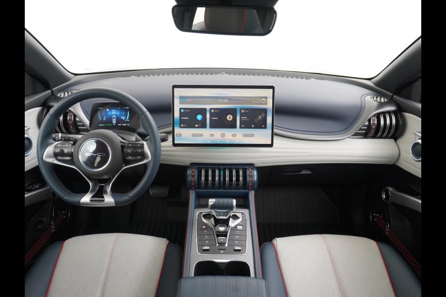 BYD ATTO 3 Design VAN: 29.900,- VOOR: 26.770,- UW HERFSTVOORDEEL: 3.130,- Complete Auto | Panoramadak | Elektrische Kofferbak | 360° Camera | Rijklaar incl. Fabrieksgarantie t/m 2029 | Aandrijflijn & Accu tot 2031!