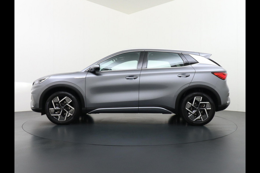 BYD ATTO 3 design VAN: 29.900,- VOOR: 26.770,- UW HERFSTVOORDEEL: 3.130,- Complete Auto | Panoramadak | Elektrische Kofferbak | 360° Camera | Rijklaar incl. Fabrieksgarantie t/m 2029 | Aandrijflijn & Accu tot 2031!