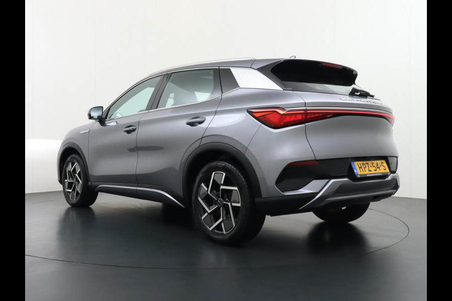 BYD ATTO 3 design VAN: 29.900,- VOOR: 26.770,- UW HERFSTVOORDEEL: 3.130,- Complete Auto | Panoramadak | Elektrische Kofferbak | 360° Camera | Rijklaar incl. Fabrieksgarantie t/m 2029 | Aandrijflijn & Accu tot 2031!