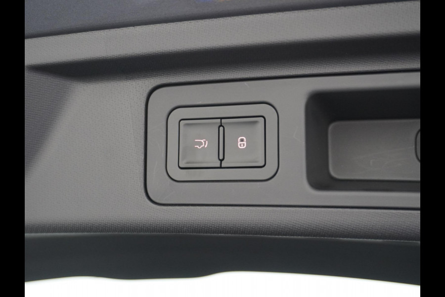 BYD ATTO 3 design VAN: 29.900,- VOOR: 26.770,- UW HERFSTVOORDEEL: 3.130,- Complete Auto | Panoramadak | Elektrische Kofferbak | 360° Camera | Rijklaar incl. Fabrieksgarantie t/m 2029 | Aandrijflijn & Accu tot 2031!