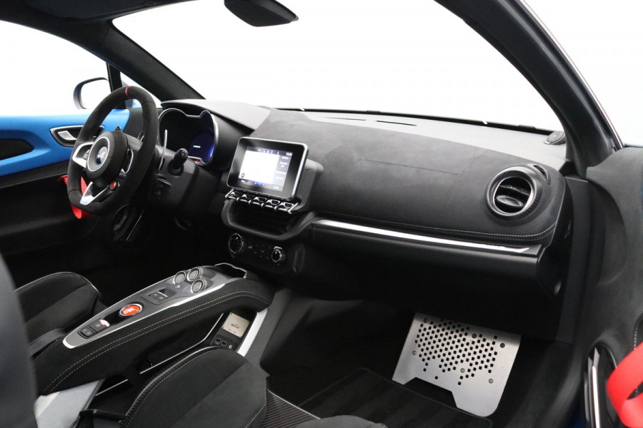 ALPINE A110 R 300pk Aerocarbon velgen | Focal Premium | Camera