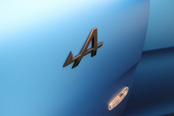 ALPINE A110 R 300pk Aerocarbon velgen | Focal Premium | Camera