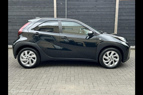 Toyota Aygo X 1.0 VVT-i S-CVT Automaat LED verl. / LM / Clima / Carplay / 10.250KM!!!