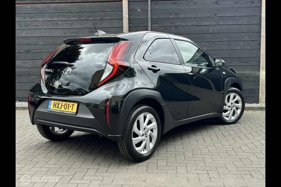 Toyota Aygo X 1.0 VVT-i S-CVT Automaat LED verl. / LM / Clima / Carplay / 10.250KM!!!
