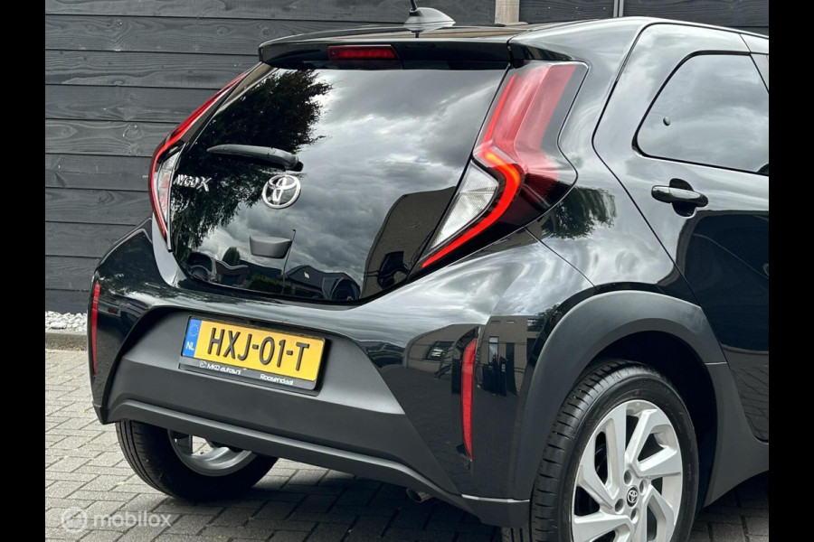 Toyota Aygo X 1.0 VVT-i S-CVT Automaat LED verl. / LM / Clima / Carplay / 10.250KM!!!