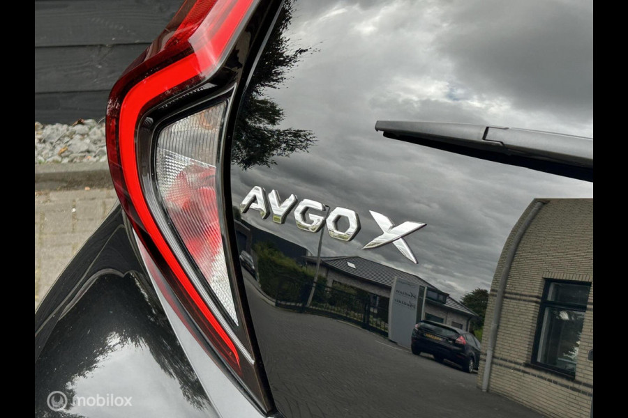 Toyota Aygo X 1.0 VVT-i S-CVT Automaat LED verl. / LM / Clima / Carplay / 10.250KM!!!