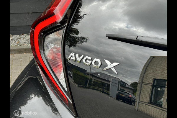 Toyota Aygo X 1.0 VVT-i S-CVT Automaat LED verl. / LM / Clima / Carplay / 10.250KM!!!