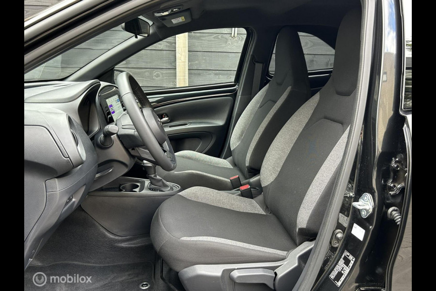 Toyota Aygo X 1.0 VVT-i S-CVT Automaat LED verl. / LM / Clima / Carplay / 10.250KM!!!