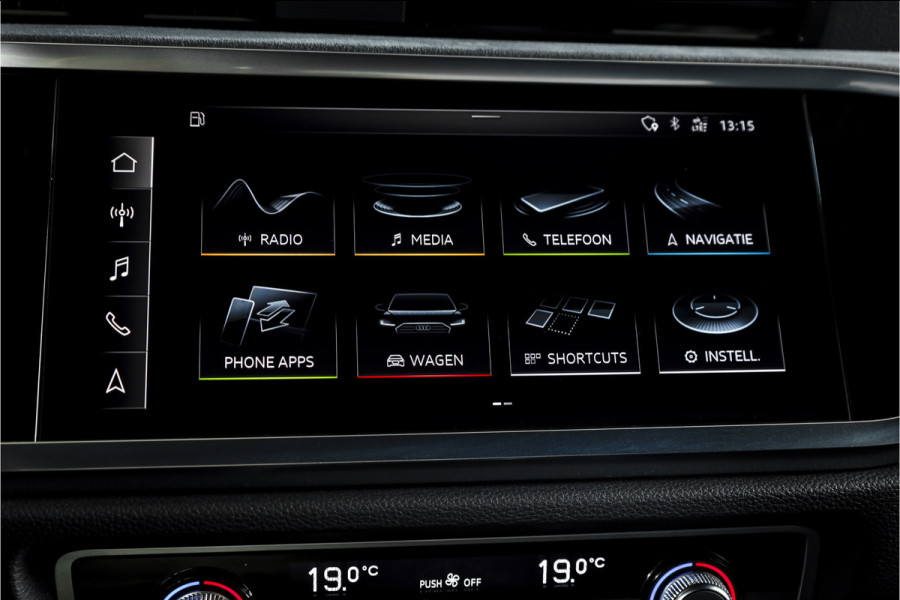 Audi Q3 35 TFSI 2x S-Line 150 PK - Automaat | Dig.Cockpit | Adapt.Cruise | Leder | PDC | App.Connect | Auto.Airco | Elek. Klep | Elek.Trekhaak | LM 19" |