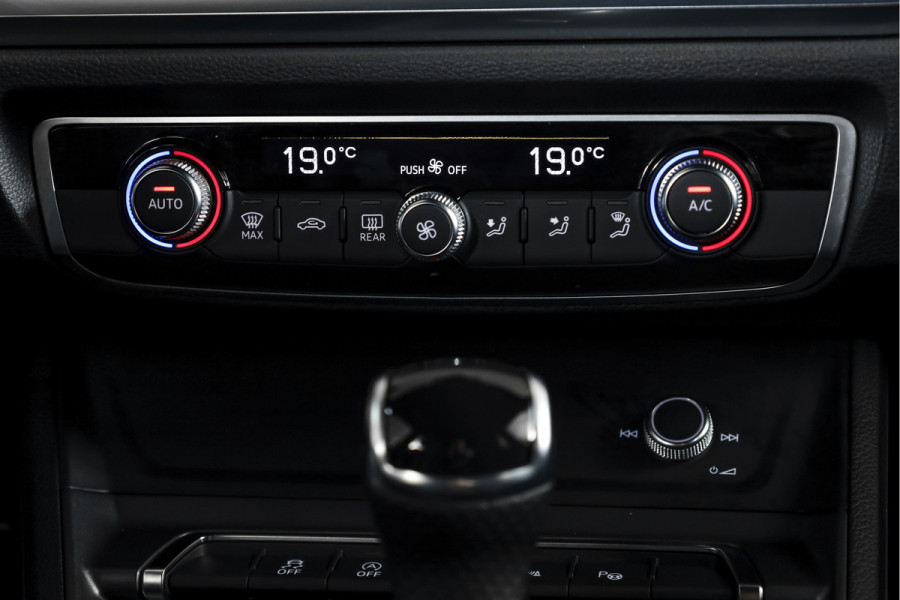 Audi Q3 35 TFSI 2x S-Line 150 PK - Automaat | Dig.Cockpit | Adapt.Cruise | Leder | PDC | App.Connect | Auto.Airco | Elek. Klep | Elek.Trekhaak | LM 19" |