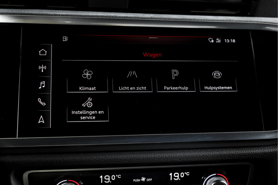 Audi Q3 35 TFSI 2x S-Line 150 PK - Automaat | Dig.Cockpit | Adapt.Cruise | Leder | PDC | App.Connect | Auto.Airco | Elek. Klep | Elek.Trekhaak | LM 19" |