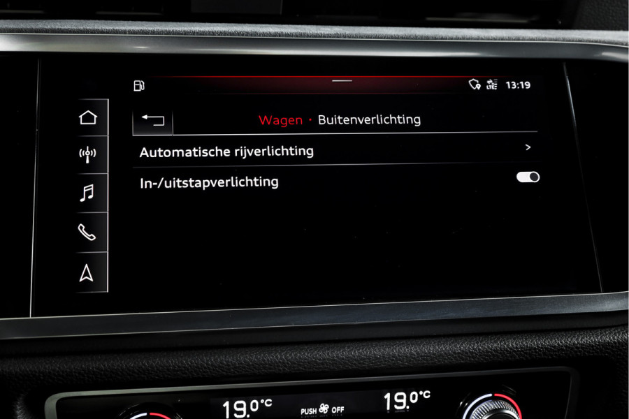 Audi Q3 35 TFSI 2x S-Line 150 PK - Automaat | Dig.Cockpit | Adapt.Cruise | Leder | PDC | App.Connect | Auto.Airco | Elek. Klep | Elek.Trekhaak | LM 19" |