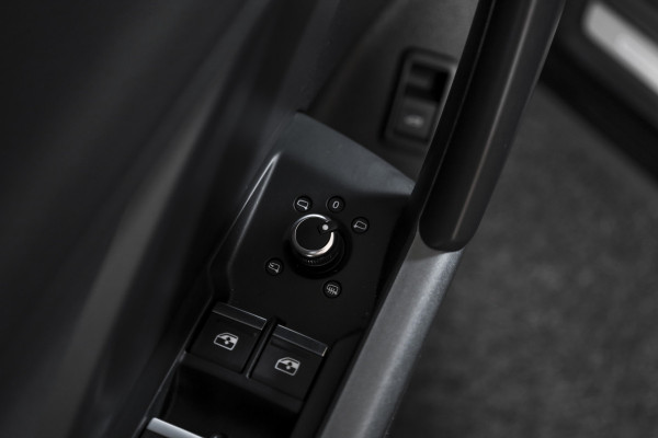 Audi Q3 35 TFSI 2x S-Line 150 PK - Automaat | Dig.Cockpit | Adapt.Cruise | Leder | PDC | App.Connect | Auto.Airco | Elek. Klep | Elek.Trekhaak | LM 19" |