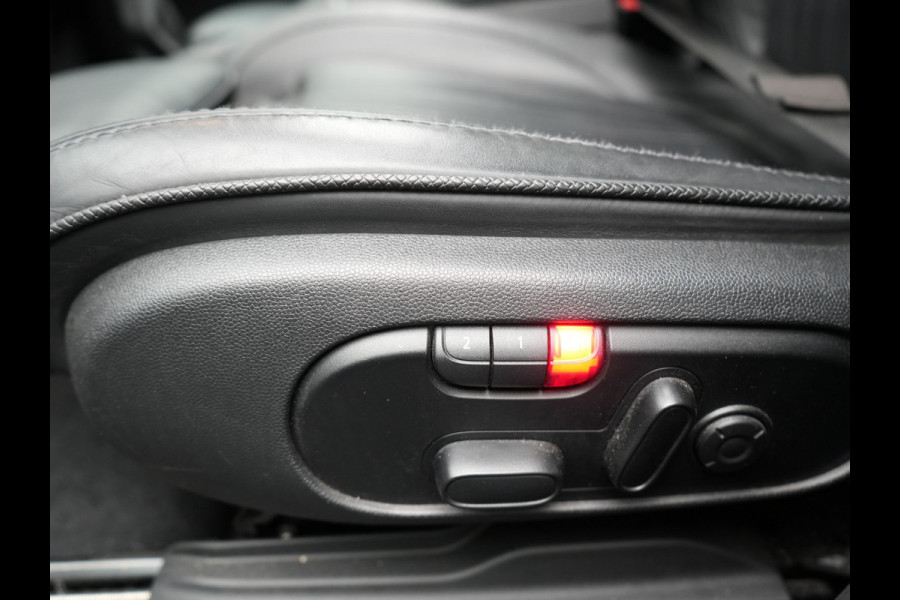 MINI Countryman 2.0 Cooper S E ALL4 Yours Plug In Hybrid 225pk PHEV | Panodak | Adaptive Cruise | Lederen Sportstoelen Memory | Head Up | 19"L.M | Harman Kardon | Apple Carplay | Camera | Keyless | 18"L.M |