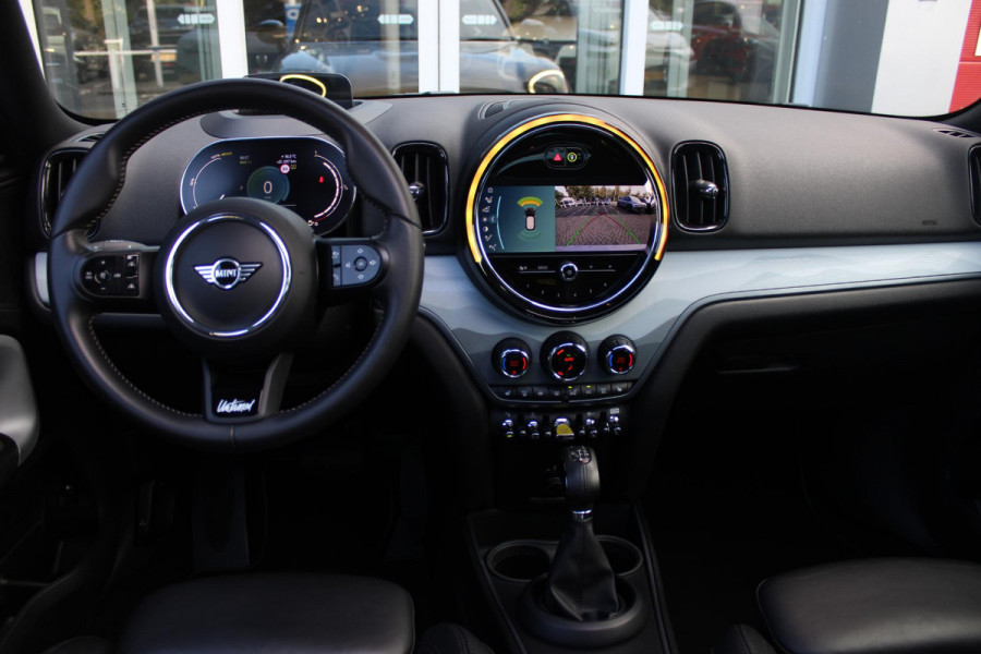 MINI Countryman 2.0 COOPER S E ALL4 UNTAMED | PANORAMISCH SCHUIF/KANTEL DAK | HARMAN KARDON PREMIUM AUDIO SYSTEM | FULL LEDEREN BEKLEDING | ELEKTRISCH BEDIENBARE VOORSTOELEN MET GEHEUGEN OP DE BESTUURDERSSTOEL | DRAADLOZE APPLE CARPLAY/ANDROID AUTO | DRAADLOZE TELEFOONLADER | NAVIGATIE | ACHTERUITRIJ CAMERA | FULL LED KOPLAMPEN | STOEL/VOORRUIT VERWARMING | 18" LICHTMETALEN VELGEN | HEAD UP DISPLAY | ADAPTIVE CRUISE CONTROL | UNION JACK ACHTERLICHTEN | KEYLESS ENTRY/START |
