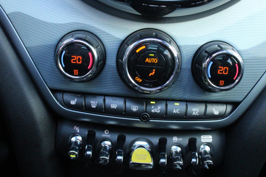 MINI Countryman 2.0 COOPER S E ALL4 UNTAMED | PANORAMISCH SCHUIF/KANTEL DAK | HARMAN KARDON PREMIUM AUDIO SYSTEM | FULL LEDEREN BEKLEDING | ELEKTRISCH BEDIENBARE VOORSTOELEN MET GEHEUGEN OP DE BESTUURDERSSTOEL | DRAADLOZE APPLE CARPLAY/ANDROID AUTO | DRAADLOZE TELEFOONLADER | NAVIGATIE | ACHTERUITRIJ CAMERA | FULL LED KOPLAMPEN | STOEL/VOORRUIT VERWARMING | 18" LICHTMETALEN VELGEN | HEAD UP DISPLAY | ADAPTIVE CRUISE CONTROL | UNION JACK ACHTERLICHTEN | KEYLESS ENTRY/START |