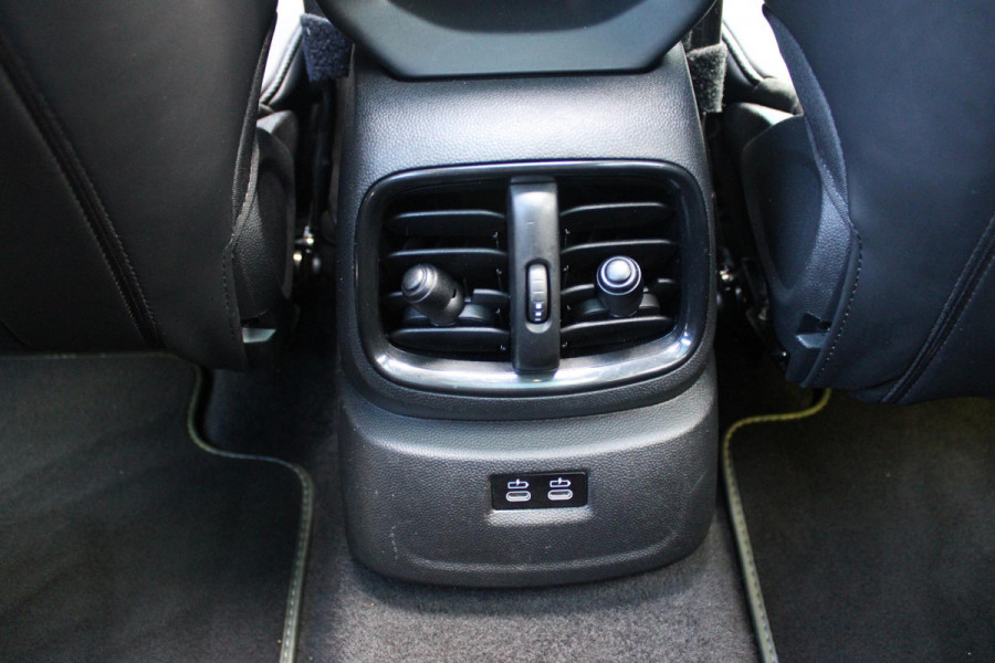 MINI Countryman 2.0 COOPER S E ALL4 UNTAMED | PANORAMISCH SCHUIF/KANTEL DAK | HARMAN KARDON PREMIUM AUDIO SYSTEM | FULL LEDEREN BEKLEDING | ELEKTRISCH BEDIENBARE VOORSTOELEN MET GEHEUGEN OP DE BESTUURDERSSTOEL | DRAADLOZE APPLE CARPLAY/ANDROID AUTO | DRAADLOZE TELEFOONLADER | NAVIGATIE | ACHTERUITRIJ CAMERA | FULL LED KOPLAMPEN | STOEL/VOORRUIT VERWARMING | 18" LICHTMETALEN VELGEN | HEAD UP DISPLAY | ADAPTIVE CRUISE CONTROL | UNION JACK ACHTERLICHTEN | KEYLESS ENTRY/START |