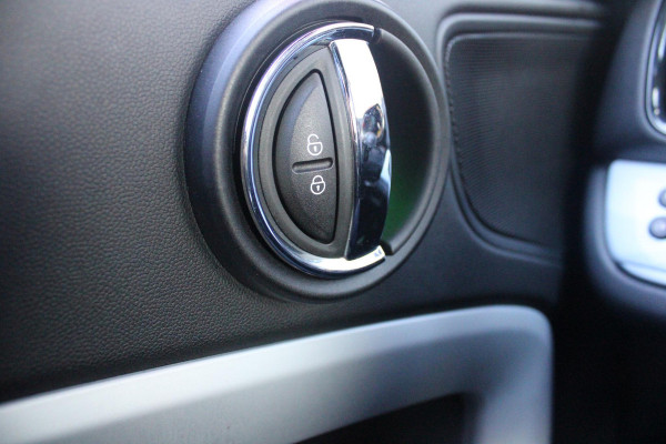 MINI Countryman 2.0 COOPER S E ALL4 UNTAMED | PANORAMISCH SCHUIF/KANTEL DAK | HARMAN KARDON PREMIUM AUDIO SYSTEM | FULL LEDEREN BEKLEDING | ELEKTRISCH BEDIENBARE VOORSTOELEN MET GEHEUGEN OP DE BESTUURDERSSTOEL | DRAADLOZE APPLE CARPLAY/ANDROID AUTO | DRAADLOZE TELEFOONLADER | NAVIGATIE | ACHTERUITRIJ CAMERA | FULL LED KOPLAMPEN | STOEL/VOORRUIT VERWARMING | 18" LICHTMETALEN VELGEN | HEAD UP DISPLAY | ADAPTIVE CRUISE CONTROL | UNION JACK ACHTERLICHTEN | KEYLESS ENTRY/START |