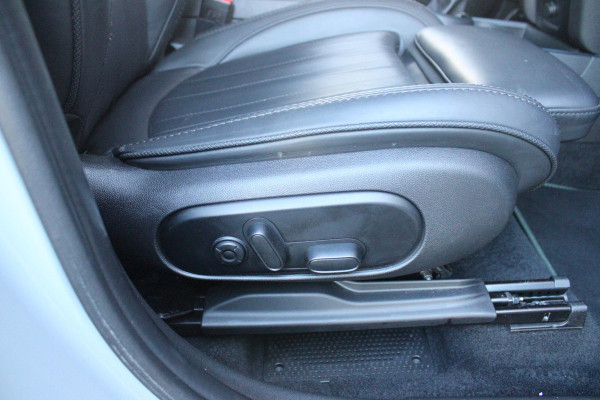MINI Countryman 2.0 COOPER S E ALL4 UNTAMED | PANORAMISCH SCHUIF/KANTEL DAK | HARMAN KARDON PREMIUM AUDIO SYSTEM | FULL LEDEREN BEKLEDING | ELEKTRISCH BEDIENBARE VOORSTOELEN MET GEHEUGEN OP DE BESTUURDERSSTOEL | DRAADLOZE APPLE CARPLAY/ANDROID AUTO | DRAADLOZE TELEFOONLADER | NAVIGATIE | ACHTERUITRIJ CAMERA | FULL LED KOPLAMPEN | STOEL/VOORRUIT VERWARMING | 18" LICHTMETALEN VELGEN | HEAD UP DISPLAY | ADAPTIVE CRUISE CONTROL | UNION JACK ACHTERLICHTEN | KEYLESS ENTRY/START |